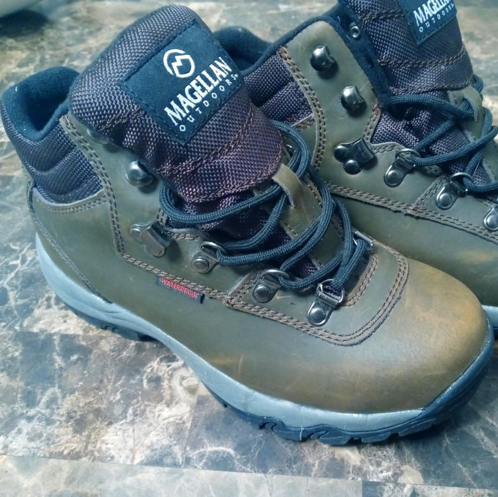 Magellan outdoors hiking boots